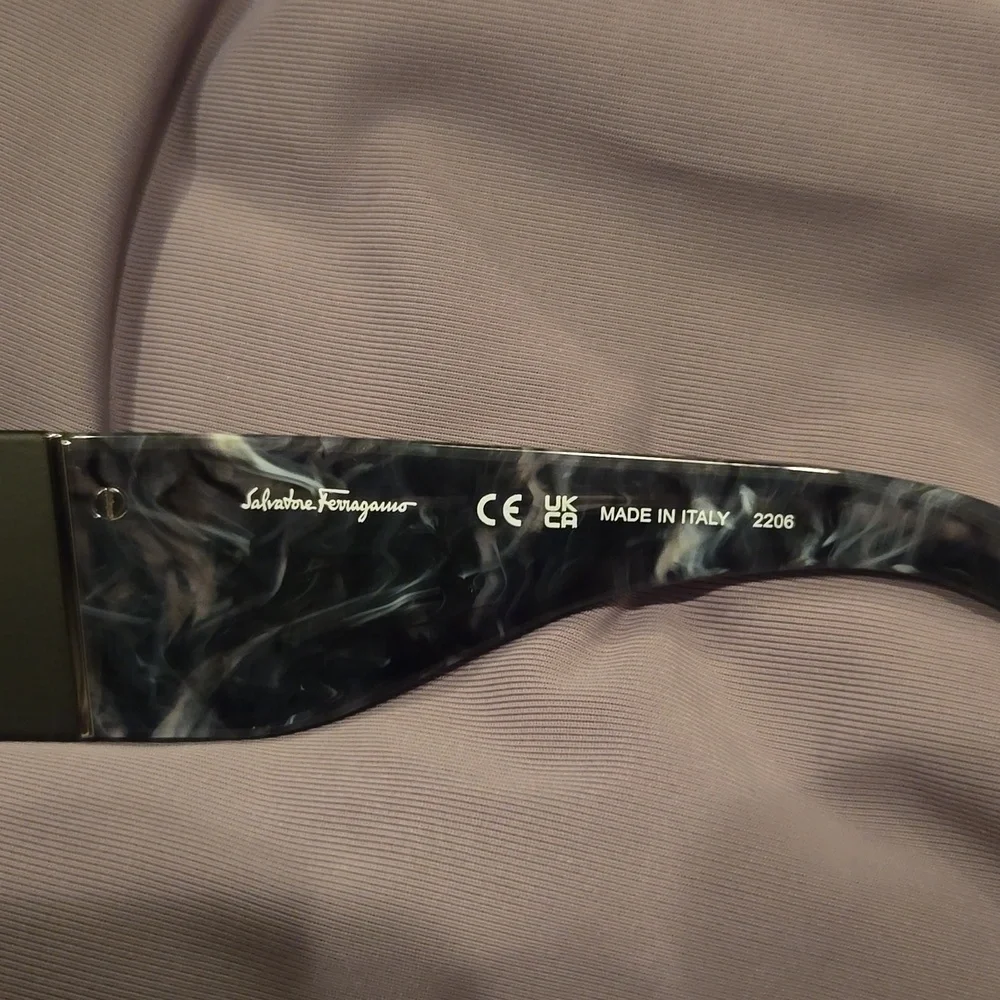 Ferragamo marble gray cat eye Sunglasses brand new in box - Picture 7 of 14